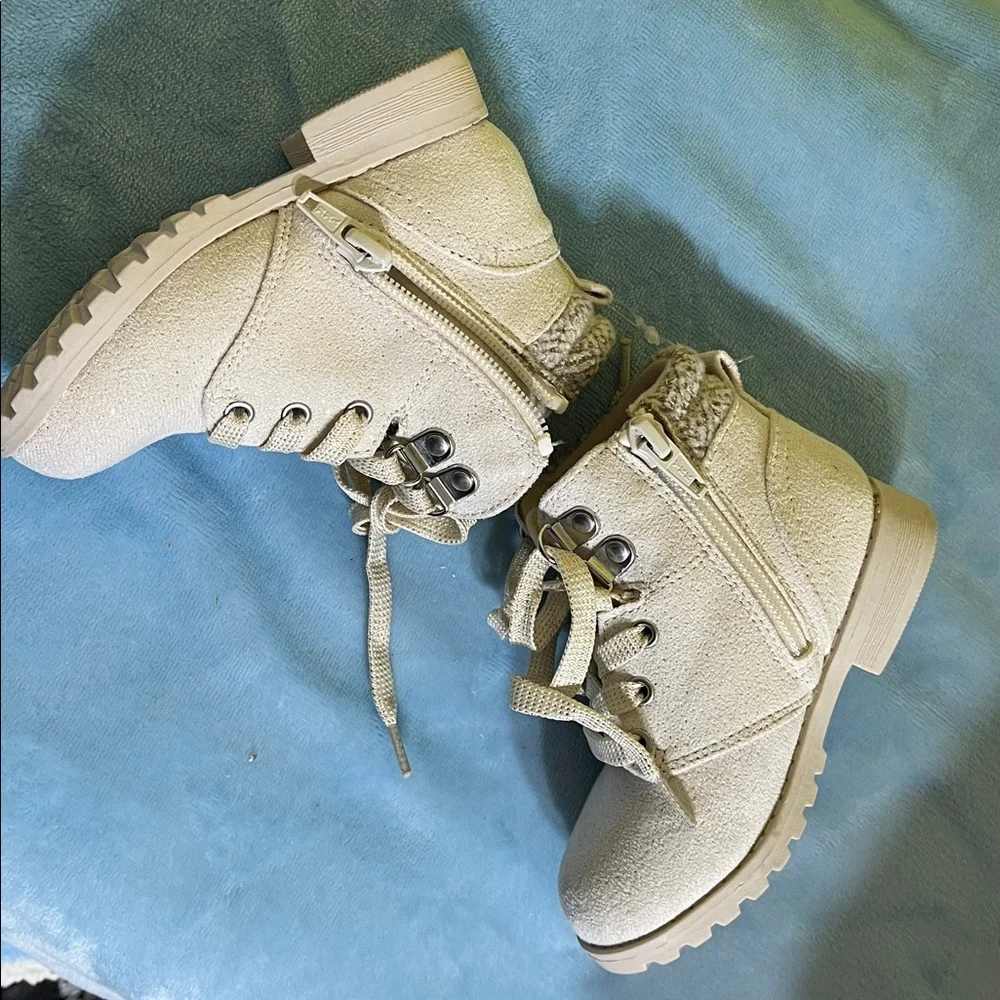 NEW Jumping Beans Cream Lace-Up Kids Boots size 7 toddler girls